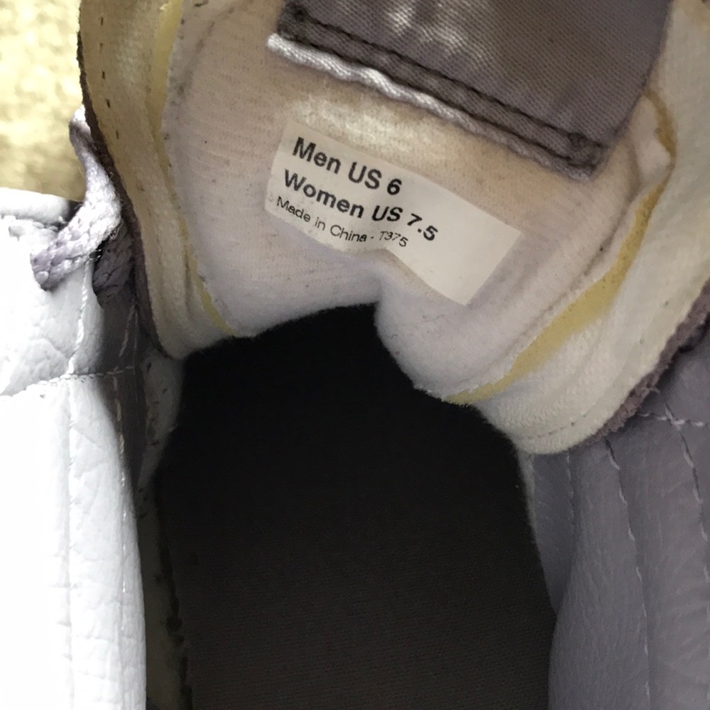 High-Top Women’s Sneakers in Lavender and Teal - Picture 7 of 8